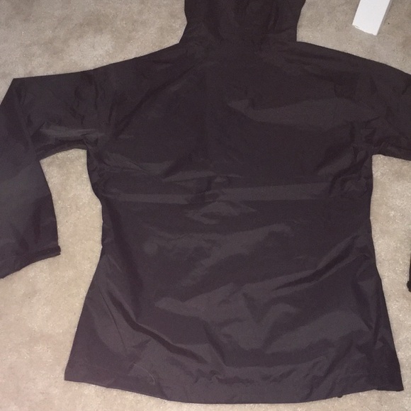 Helly Hansen black windbreaker - Picture 6 of 6